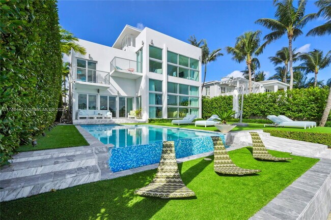 Foto del edificio - 227 E Dilido Dr