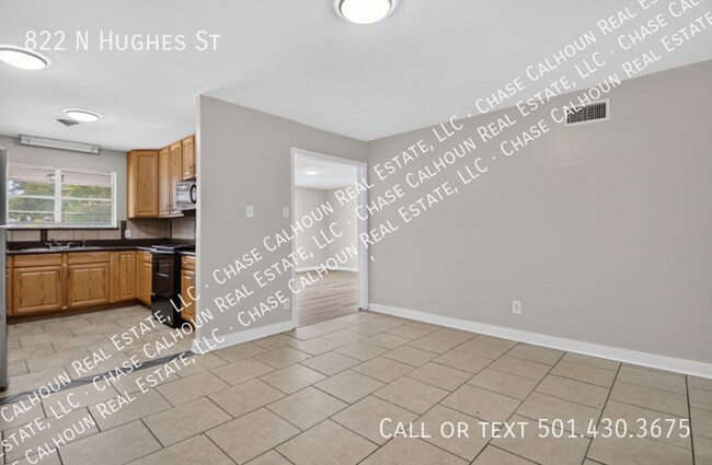 Building Photo - 822 N Hughes St