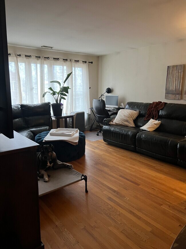 5614 W Higgins Ave Unit 2W, Chicago, IL 60630 Apartments in Chicago