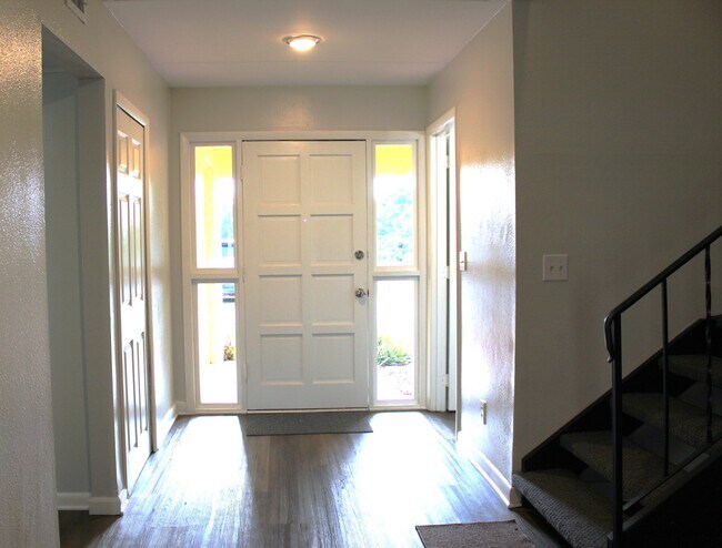 Foto del edificio - 5850 Cypress Gardens Blvd