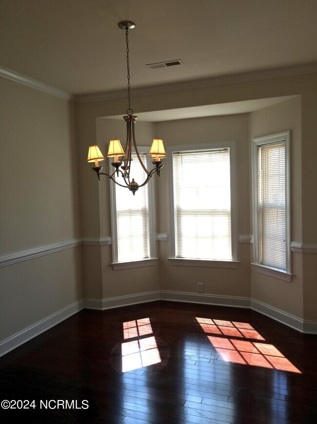 Building Photo - 1155 Lillibridge Dr