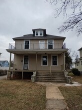 Building Photo - 3608 Howard Park Ave