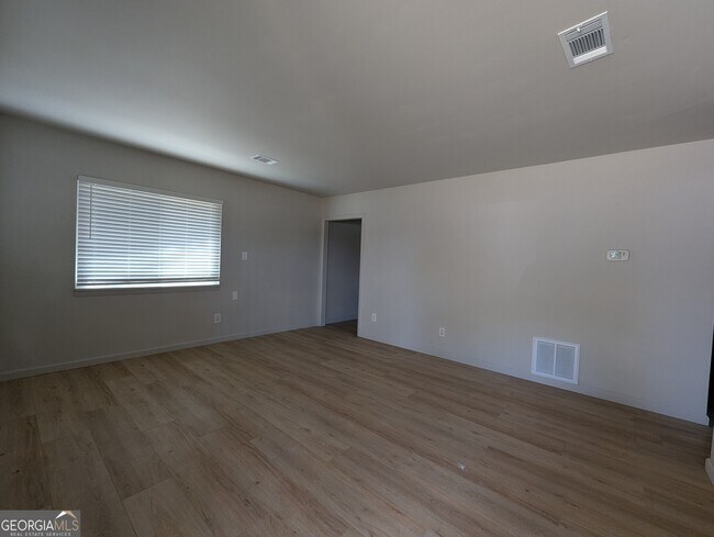 Foto del edificio - 110 Springtree Rd