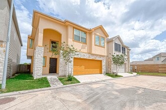 Building Photo - 12608 Ashford Shadow