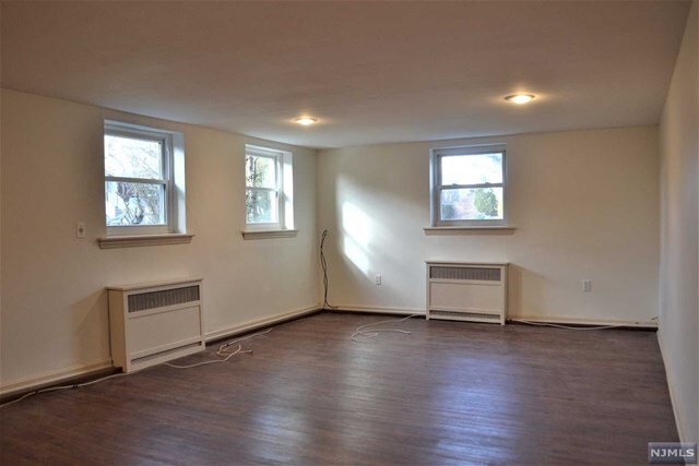 Building Photo - 330 Chase Ave