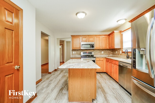 Building Photo - 9465 Strawser St
