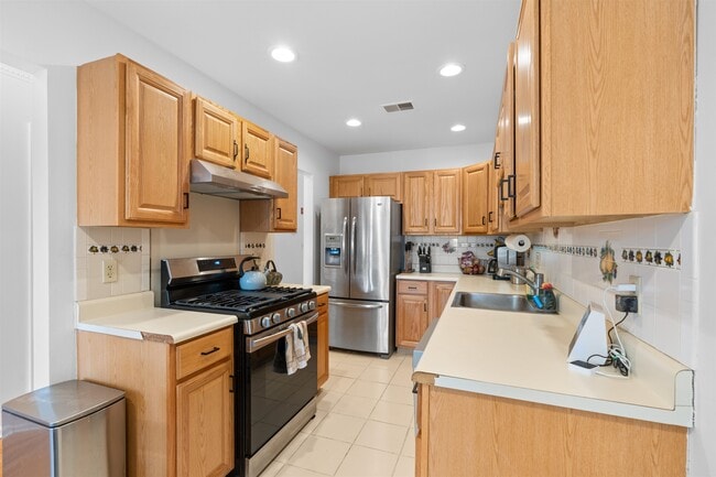 Foto del edificio - 47 Grieco Dr