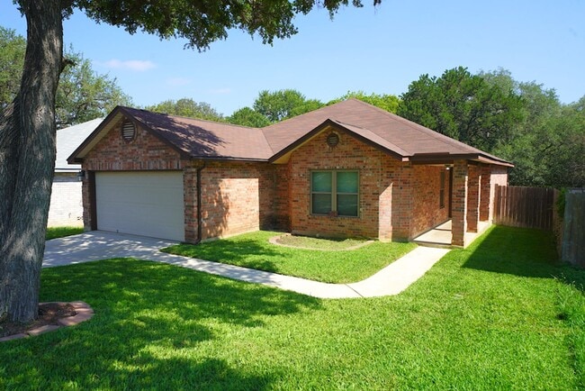Foto del edificio - Wonderful Home in the Quiet Kingswood Heights Subdivision - Realtor Commission: $500