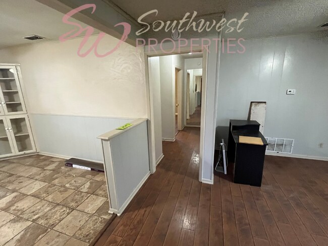 Foto del edificio - 2 Bedroom, 1 Bathroom with Awesome Backyard