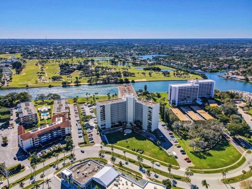 Foto principal - 336 Golfview Rd