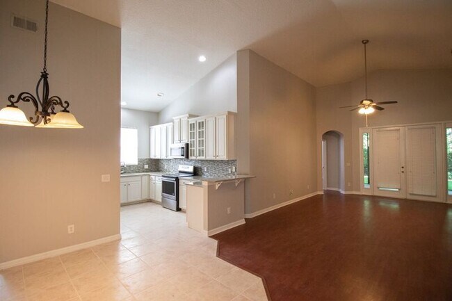 Foto del edificio - 1673 Cherry Ridge Dr