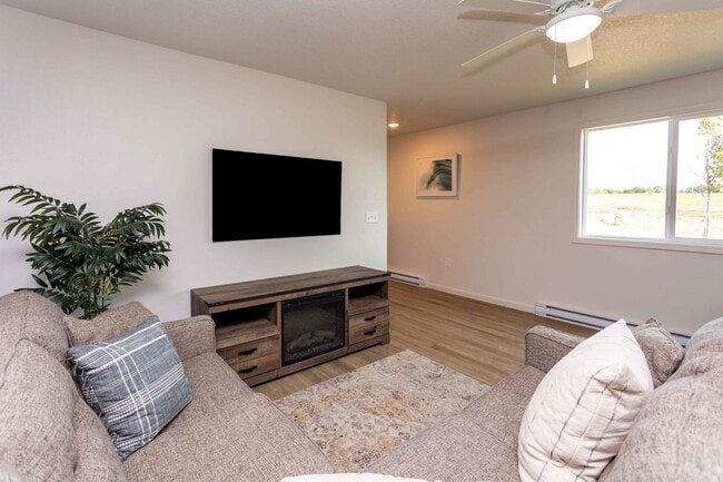 Building Photo - 3 Bedroom, Single-story Townhomes for rent...