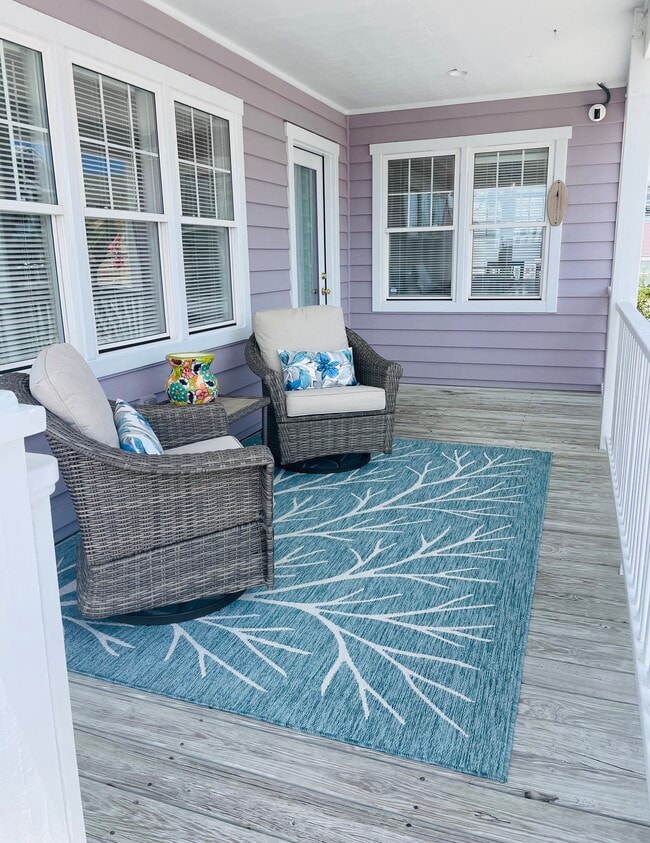 Front porch/deck - 101 Lumina Ave N (Wrightsville Beach, NC) House