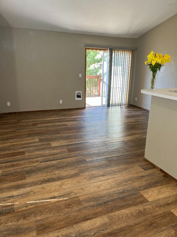 Primary Photo - 5505 N Hills Dr