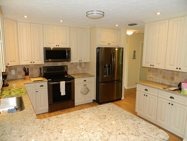 Foto del edificio - 5104 SE Horseshoe Point Road