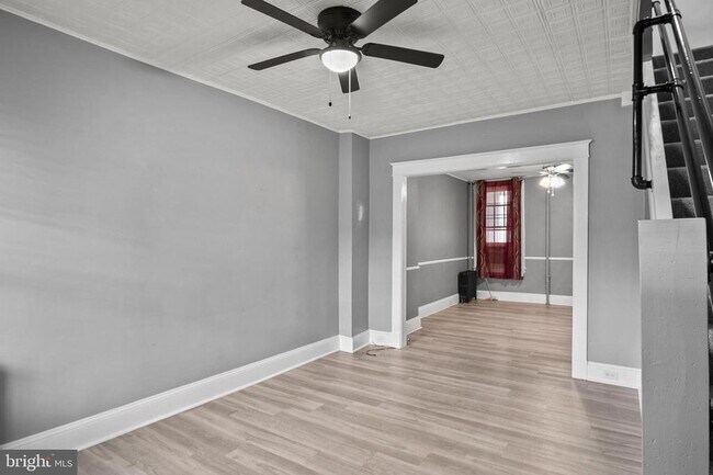 Foto del edificio - 1109 W 40th St