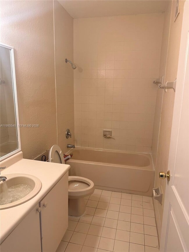 Foto del edificio - 2460 SE 16th Terrace