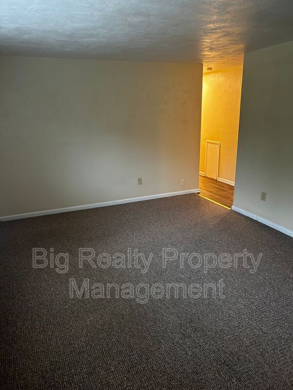 Building Photo - 120 N Penn St