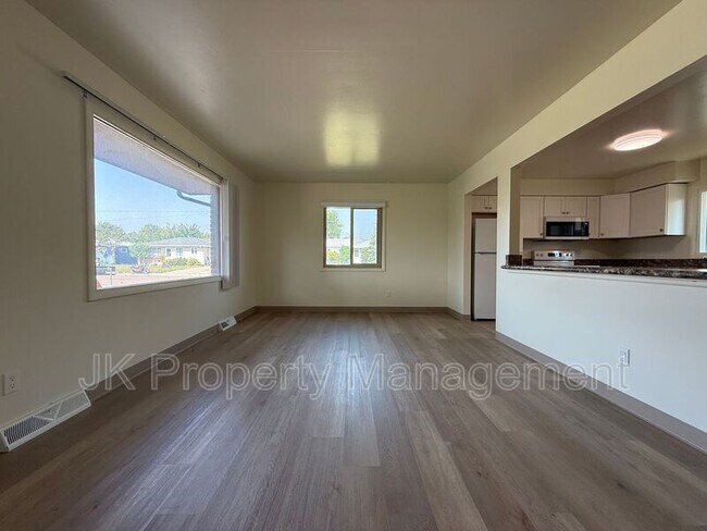 Foto del edificio - 236 21st Ave NW