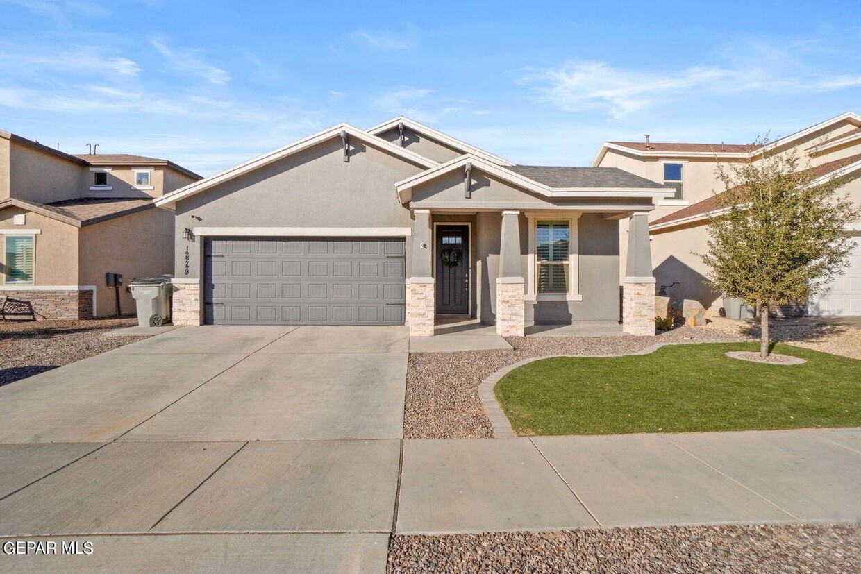 Foto principal - 12249 Desert Dove Ave