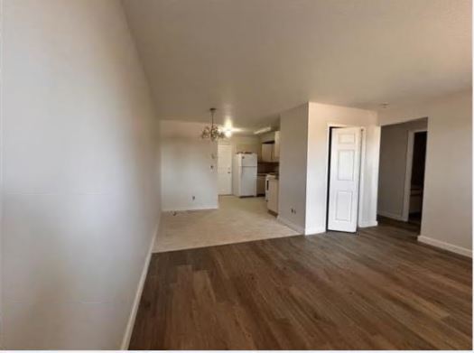 Building Photo - Close to Olds College- 2 Bedroom 1 Bath Unit