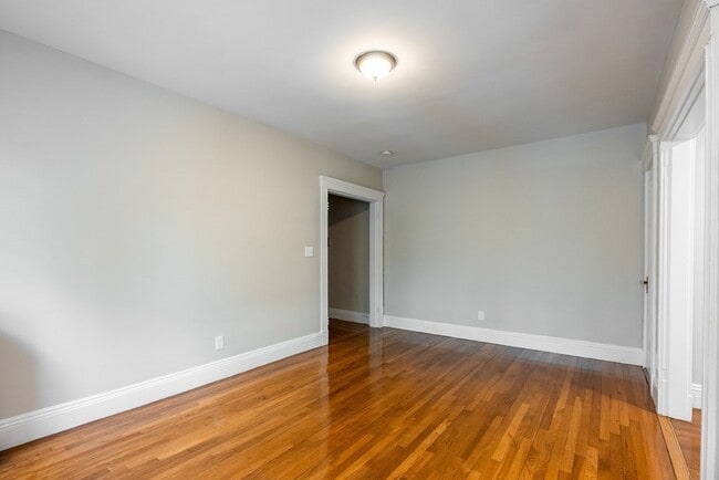 Building Photo - 1 Craigie St
