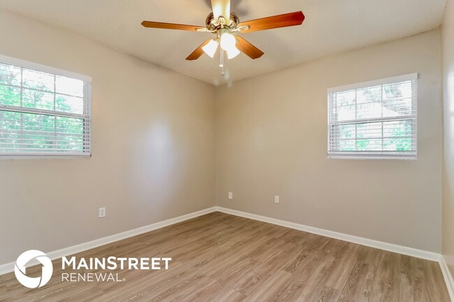 Foto del edificio - 7303 Willow Park Dr