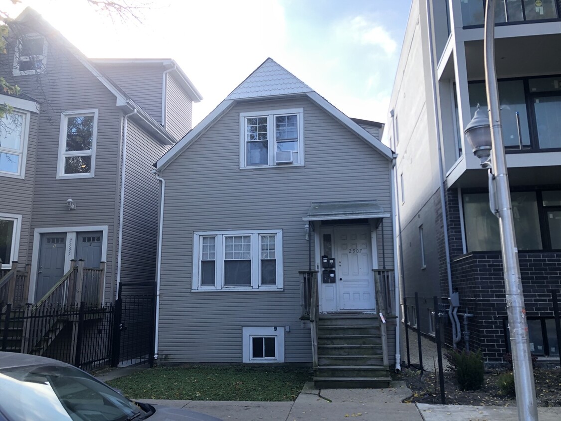 Foto principal - 2907 W Lyndale St