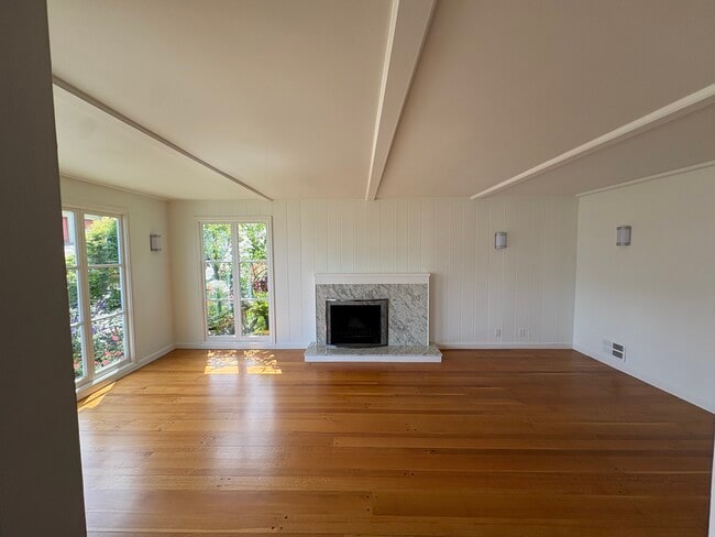 Building Photo - 1703 Funston Ave
