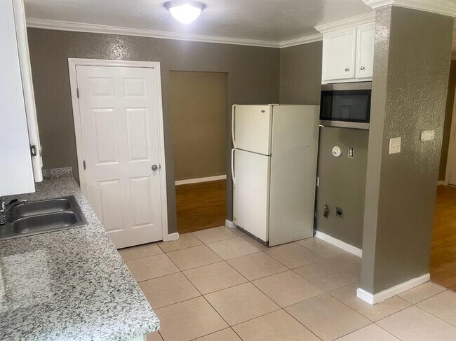 Foto del edificio - 5231 Windemere St