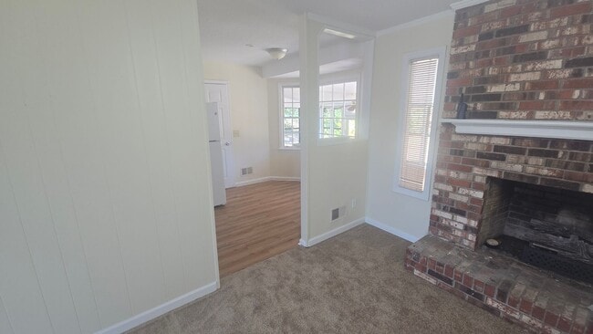 Building Photo - West Columbia