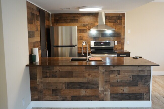 Foto del edificio - 2228 E Campbell Ave