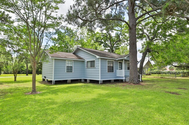 Foto del edificio - 18419 Buddy Riley Blvd