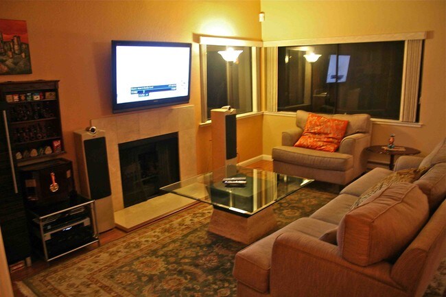 Sala de estar - 670 San Antonio Rd