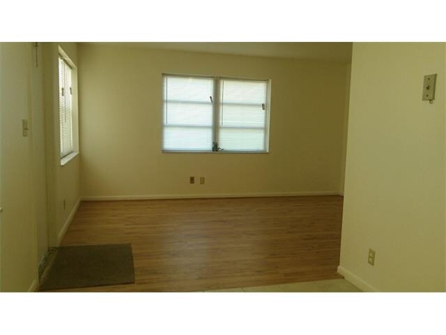 Building Photo - 1824 Monroe St