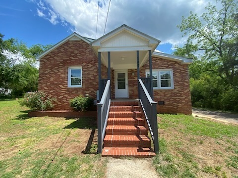 Primary Photo - 3 Bedroom, 2 bath Home