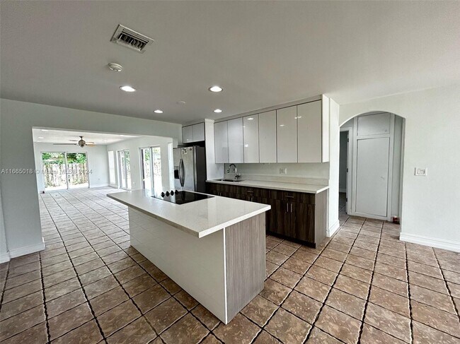 Foto del edificio - 4510 SW 34th Ave