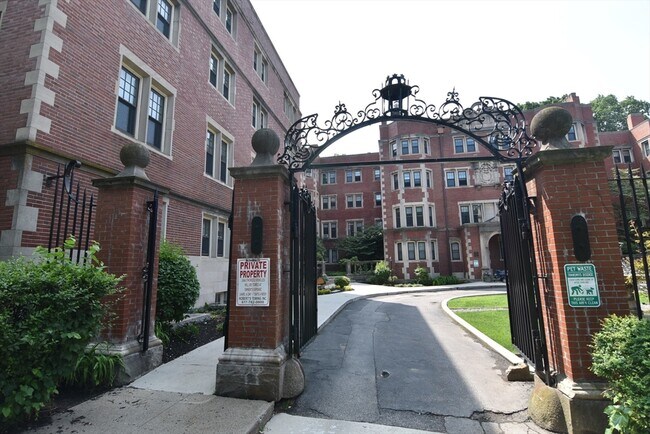 Foto del edificio - 1217 Beacon St