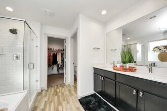 Building Photo - 202 Serena Pk Ln