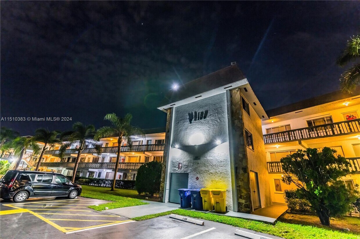 2100 Springdale Blvd Unit 216, Palm Springs, FL 33461 Condo for Rent