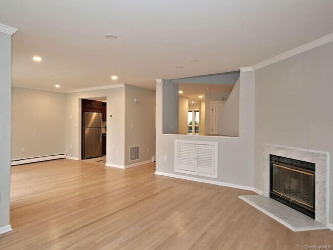 Building Photo - 43 Tulip Tree Ln