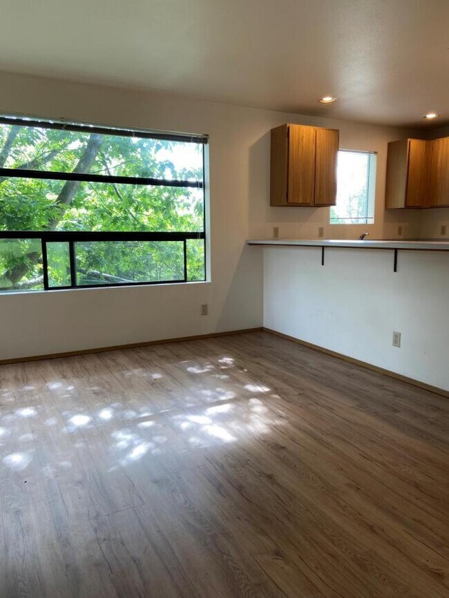 Building Photo - 1 bedroom in Seattle WA 98119