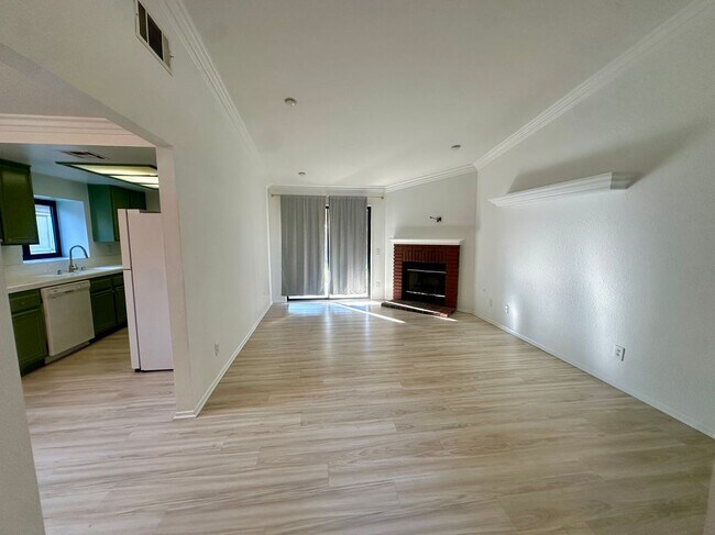 Foto del edificio - 2815 College Park Dr W