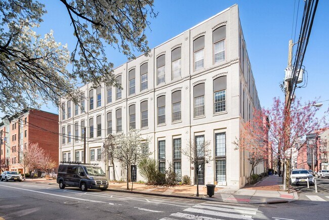 Foto del edificio - 222 Clinton St