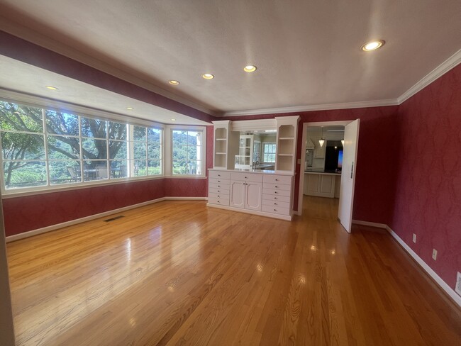 Building Photo - 22505 Rolling Hills Rd