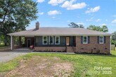 Foto principal - 16824 Knoxwood Dr