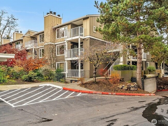 Photo - 300 N 130th St (Seattle, WA) Townhome