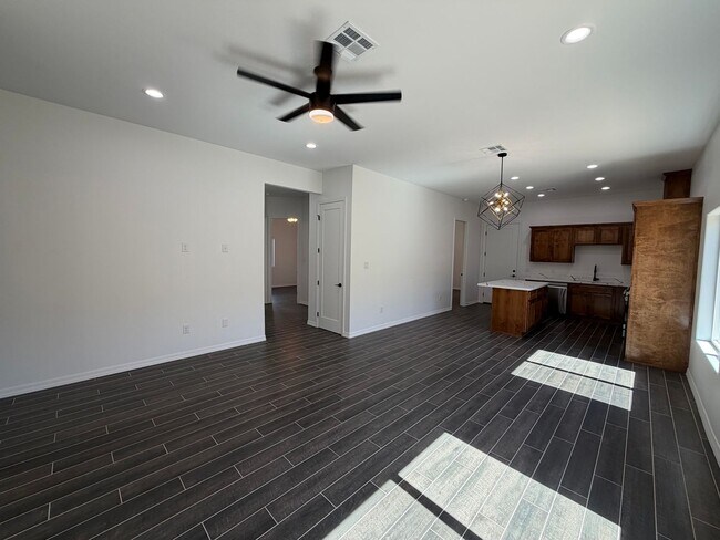 Foto del edificio - BRAND NEW 4 BEDROOM HOME!