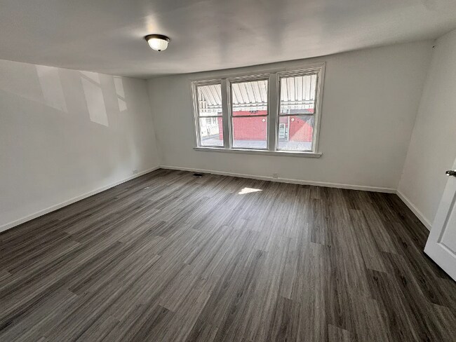 Building Photo - 1716 N 6th St