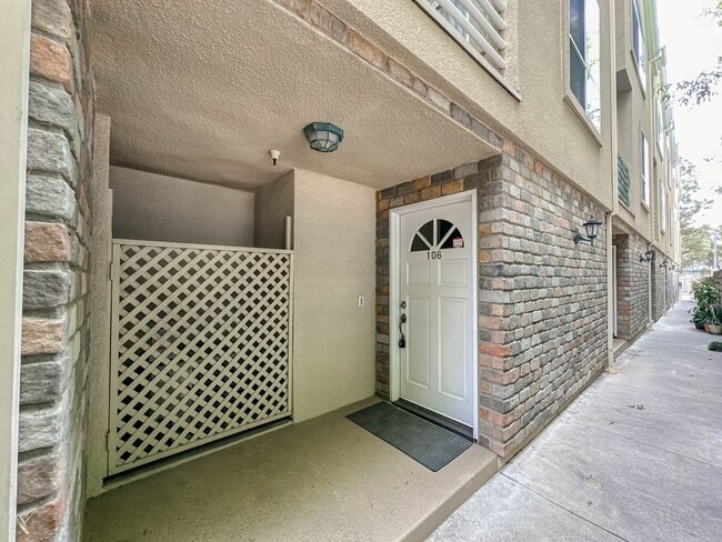 Foto del edificio - COMING SOON! 2 Bedroom Townhome for Rent in Glendale.